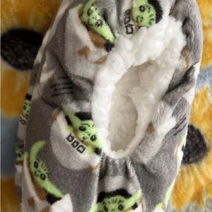 Star Wars Mandalorian Baby Yoda The Child Toddler Slippers Size  2T- 3T, NEW